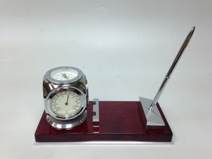 Часы ручка термометр и гигрометр на стол руководителя