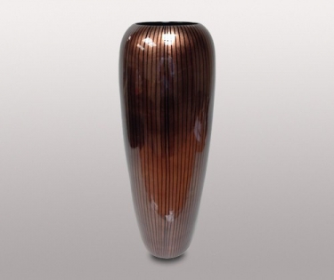 Керамическая ваза в виде амфоры